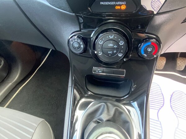 Used Ford Fiesta 2014 for sale - 76105523: Photo 27