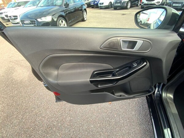Used Ford Fiesta 2014 for sale - 76105523: Photo 34