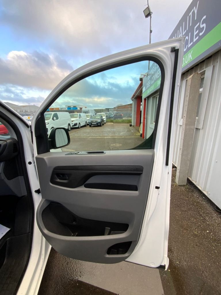 Used Vauxhall Vivaro 2021 for sale - 77263375: Photo 11