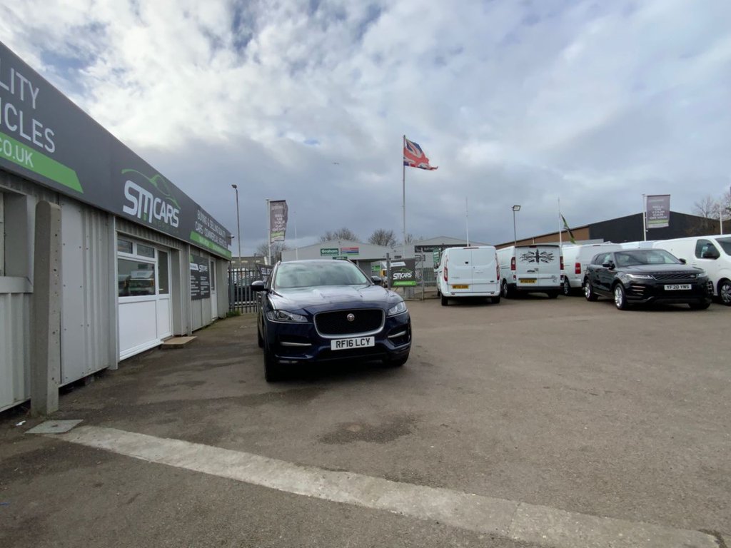 Used Jaguar F-Pace 2016 for sale - 77981489: Photo 9