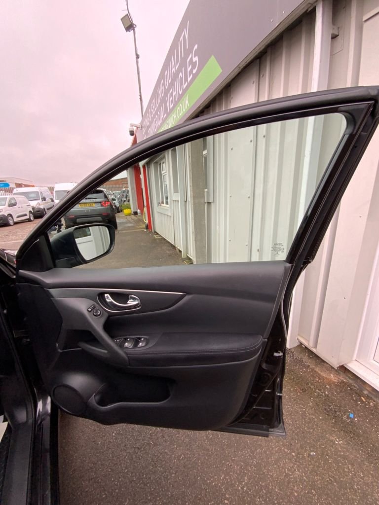 Used Nissan Qashqai 2017 for sale - 77792288: Photo 17