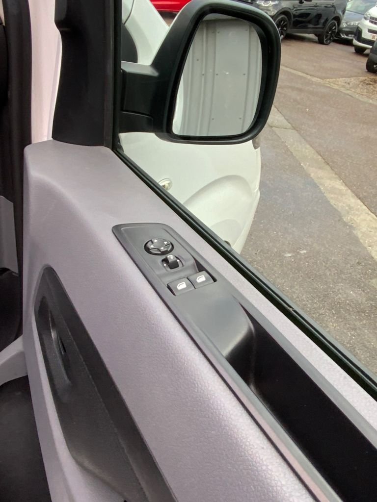 Used Vauxhall Vivaro 2020 for sale - 77263327: Photo 15