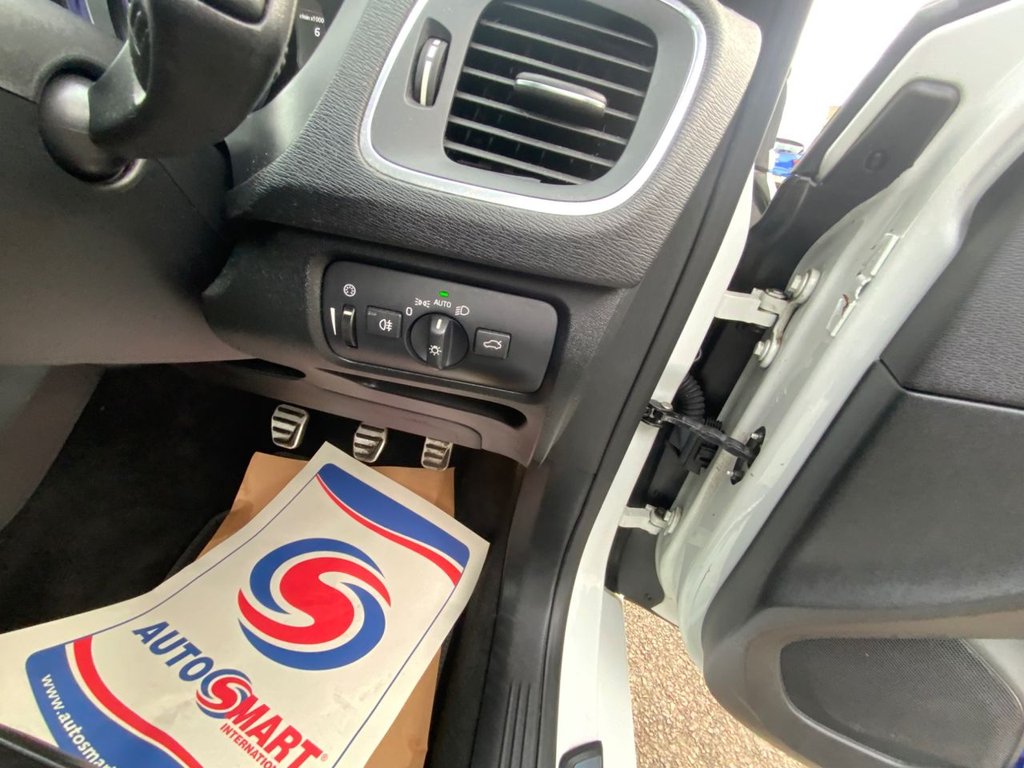 Used Volvo V40 2016 for sale - 76482220: Photo 17