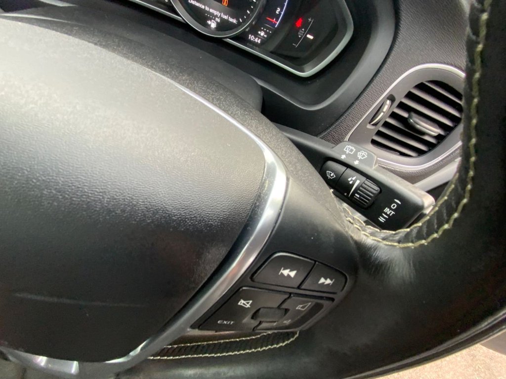 Used Volvo V40 2016 for sale - 76482220: Photo 24