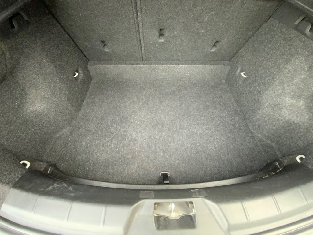 Used Volvo V40 2016 for sale - 76482220: Photo 31