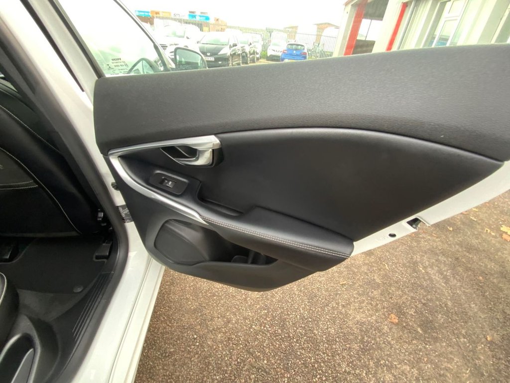 Used Volvo V40 2016 for sale - 76482220: Photo 34