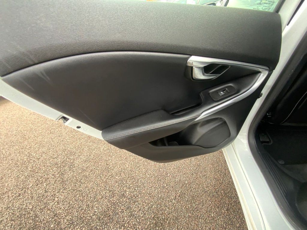 Used Volvo V40 2016 for sale - 76482220: Photo 39