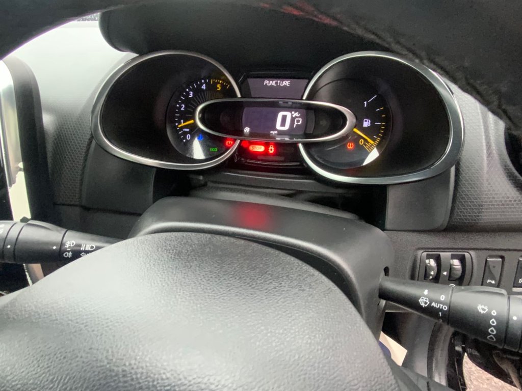 Used Renault Clio 2015 for sale - 76655165: Photo 21