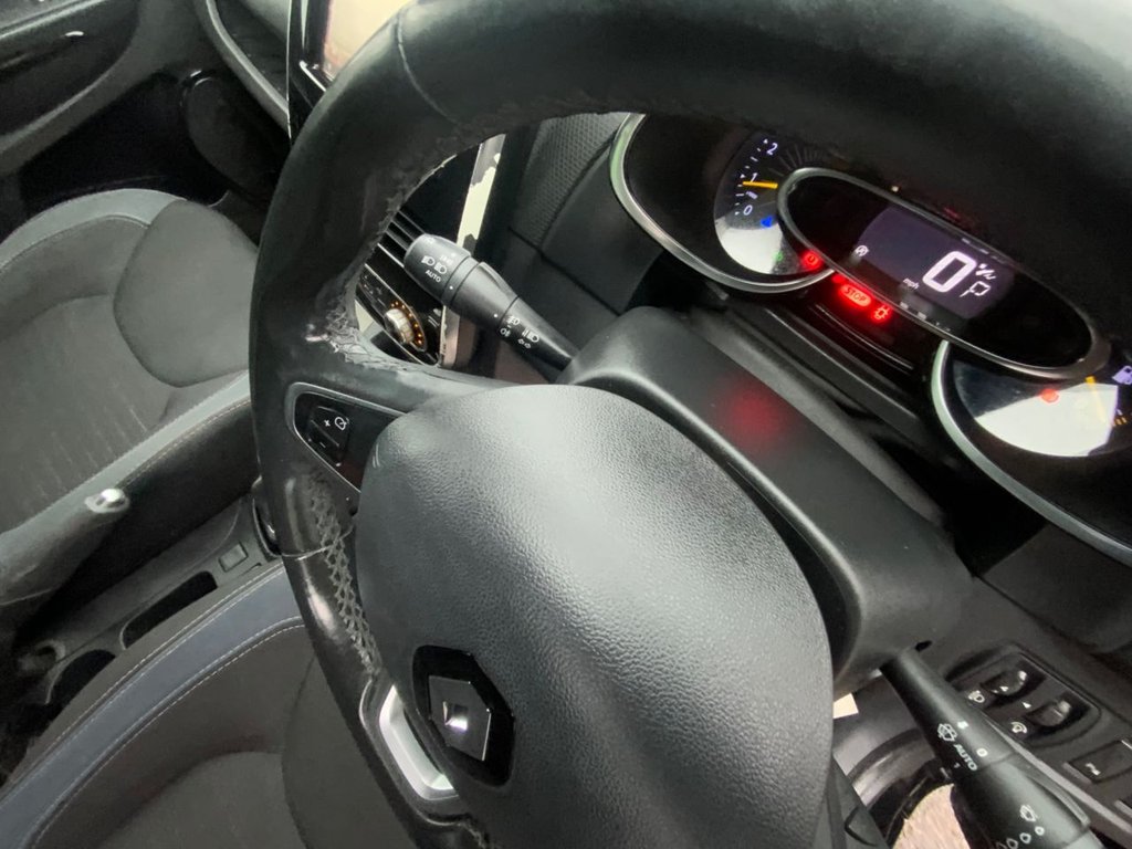 Used Renault Clio 2015 for sale - 76655165: Photo 23