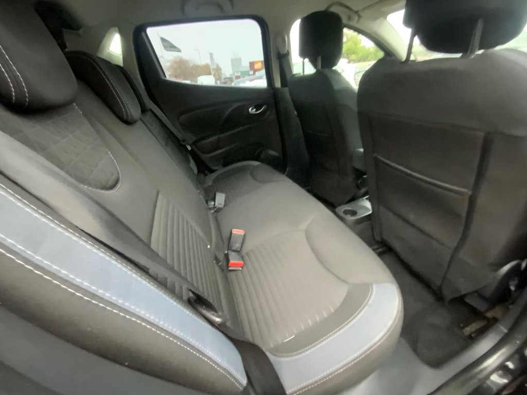 Used Renault Clio 2015 for sale - 76655165: Photo 32