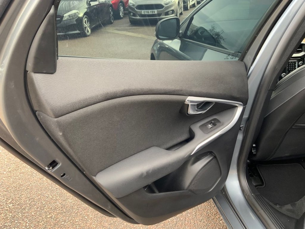 Used Volvo V40 2016 for sale - 77621689: Photo 11