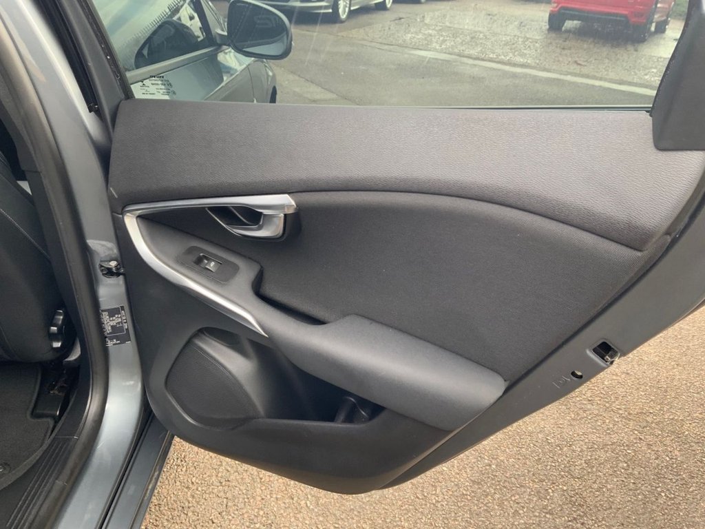 Used Volvo V40 2016 for sale - 77621689: Photo 16