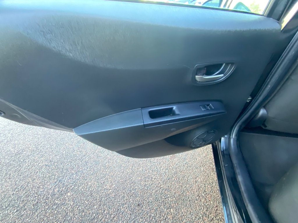 Used Toyota Yaris 2014 for sale - 76655351: Photo 39