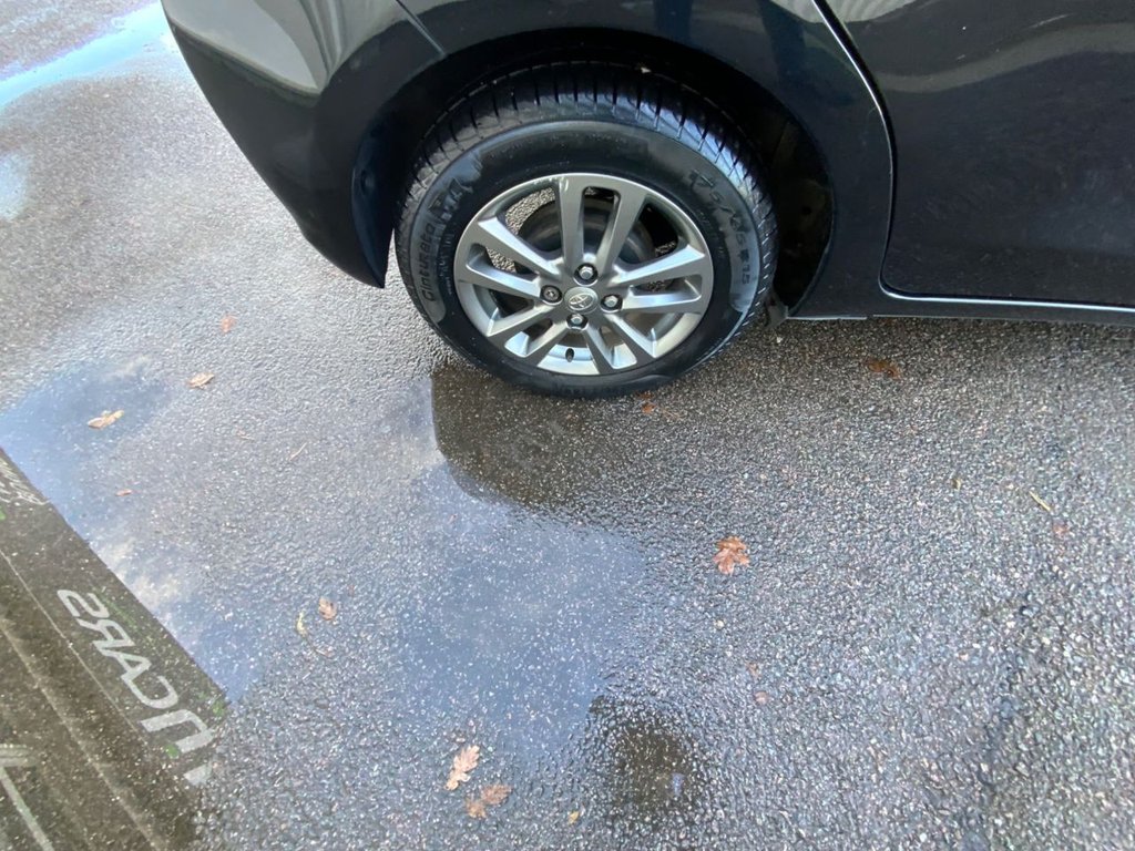 Used Toyota Yaris 2014 for sale - 76655351: Photo 40