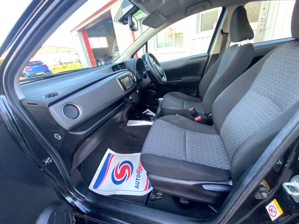 Used Toyota Yaris 2014 for sale - 76655351: Photo 44