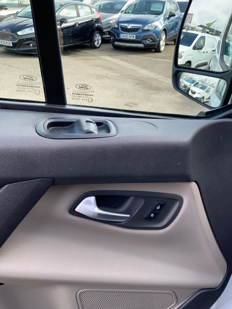 Used Ford Tourneo Custom 2018 for sale - 78212859: Photo 29