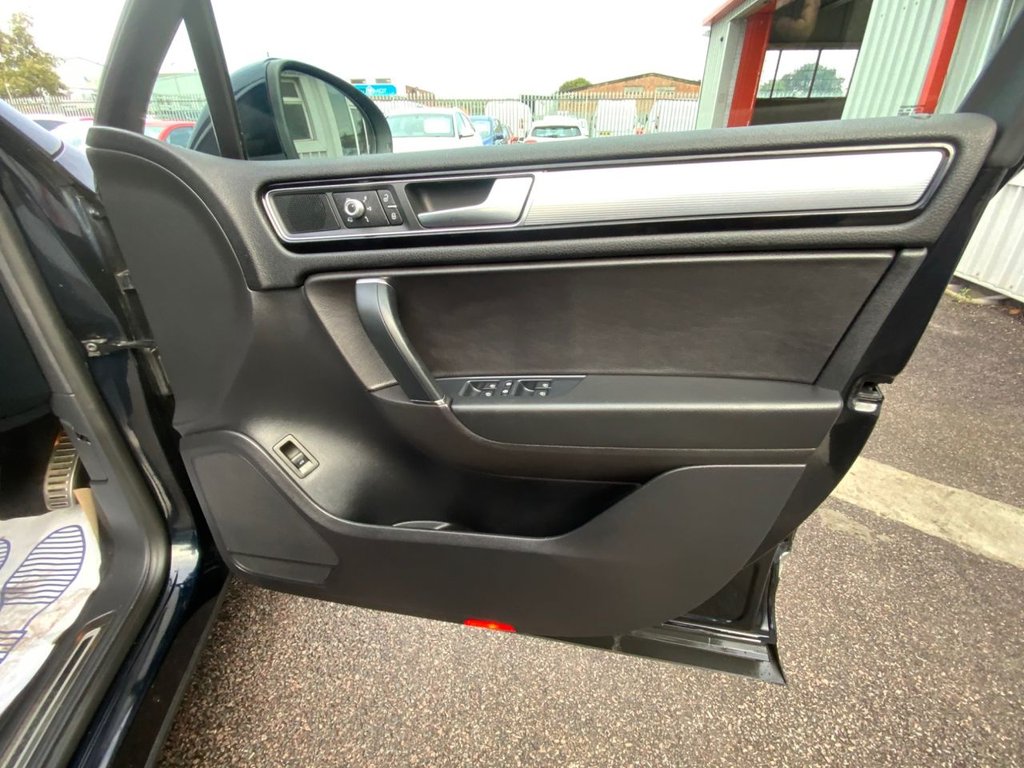 Used Volkswagen Touareg 2017 for sale - 75973898: Photo 19