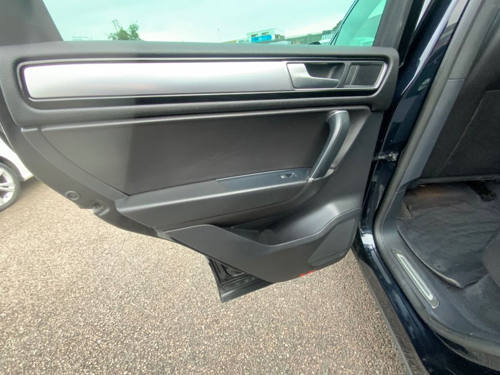 Used Volkswagen Touareg 2017 for sale - 75973898: Photo 42