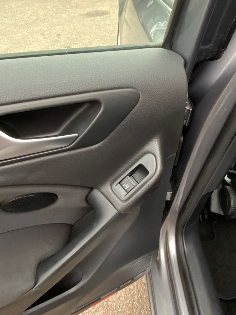 Used Volkswagen Golf 2012 for sale - 77990948: Photo 24