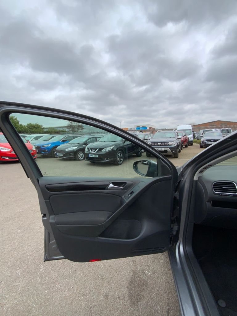 Used Volkswagen Golf 2012 for sale - 77990948: Photo 32