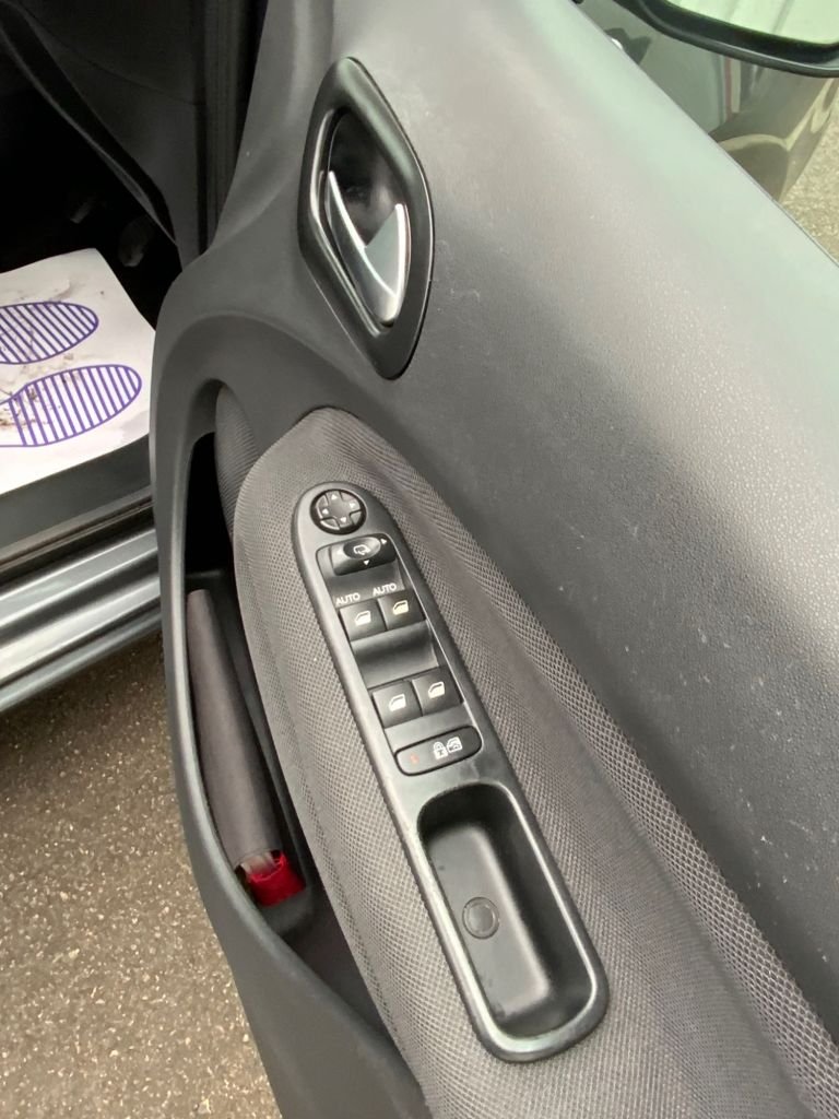 Used Citroen C3 Picasso 2017 for sale - 77792222: Photo 17