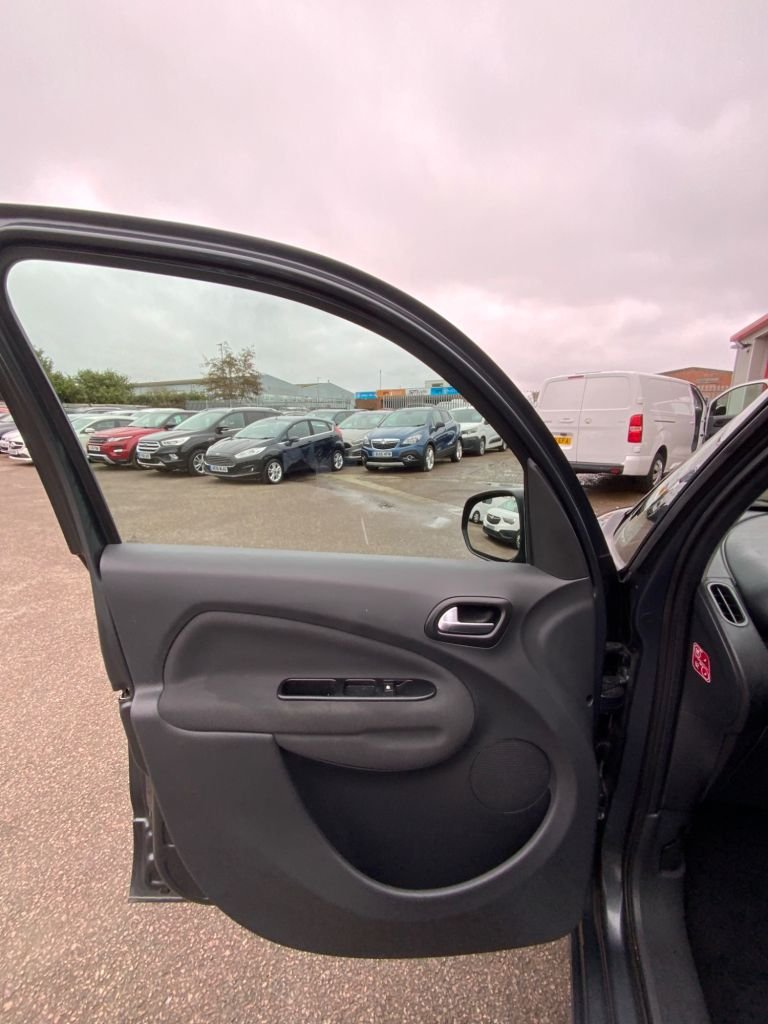 Used Citroen C3 Picasso 2017 for sale - 77792222: Photo 24