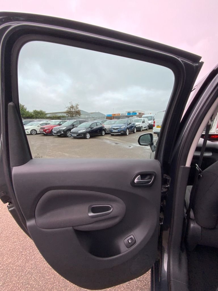 Used Citroen C3 Picasso 2017 for sale - 77792222: Photo 28