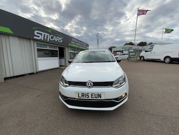 Used Volkswagen Polo 2015 for sale - 75936436: Photo