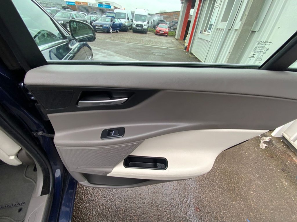 Used Jaguar XE 2017 for sale - 77703908: Photo 21