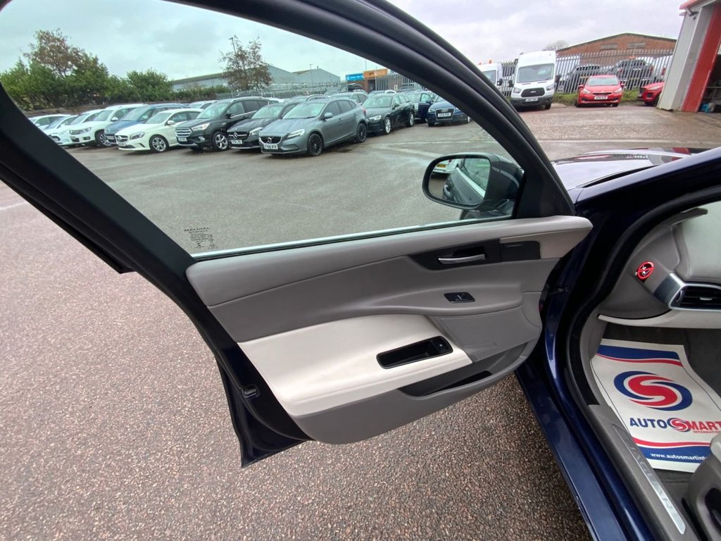 Used Jaguar XE 2017 for sale - 77703908: Photo 24