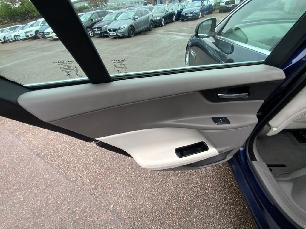 Used Jaguar XE 2017 for sale - 77703908: Photo 27