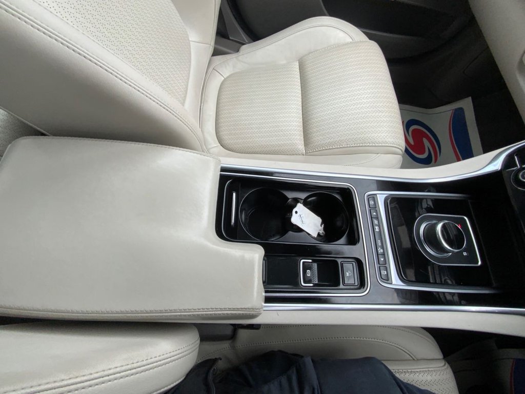 Used Jaguar XE 2017 for sale - 77703908: Photo 38