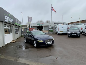 Used Jaguar XE 2017 for sale - 77703908: Photo