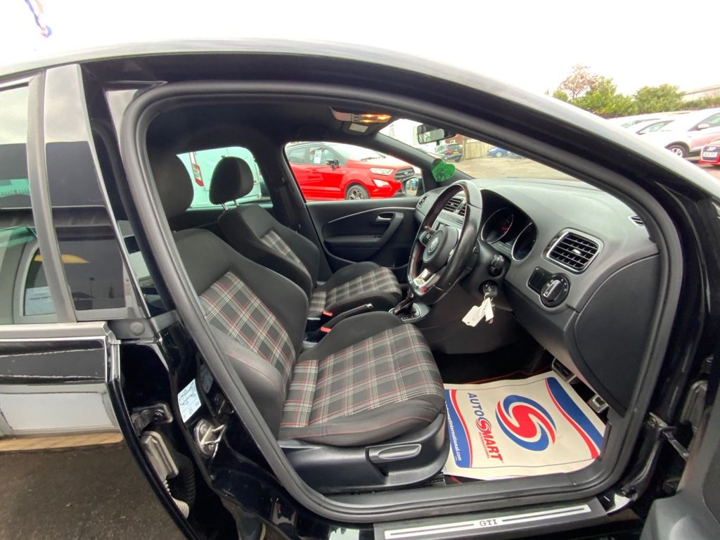 Used Volkswagen Polo 2016 for sale - 77249935: Photo 2