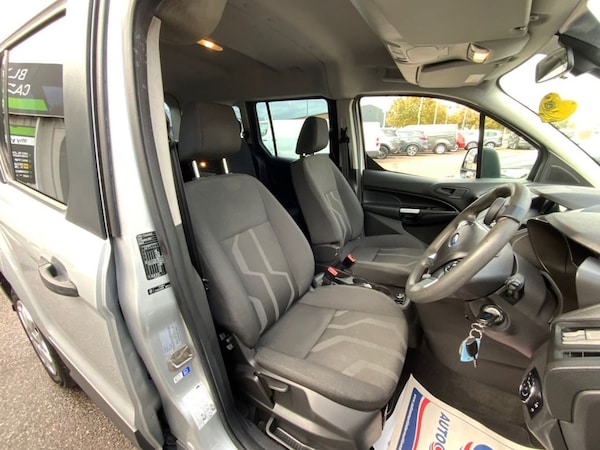 Used Ford Tourneo Connect 2016 for sale - 76210525: Photo 18
