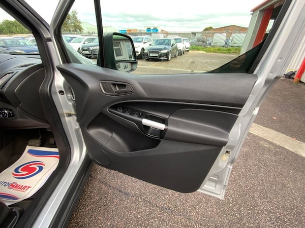 Used Ford Tourneo Connect 2016 for sale - 76210525: Photo 19