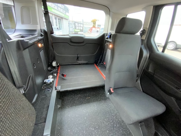 Used Ford Tourneo Connect 2016 for sale - 76210525: Photo 25