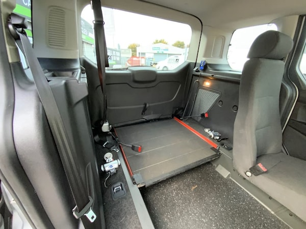 Used Ford Tourneo Connect 2016 for sale - 76210525: Photo 32