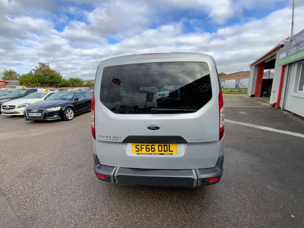 Used Ford Tourneo Connect 2016 for sale - 76210525: Photo 4