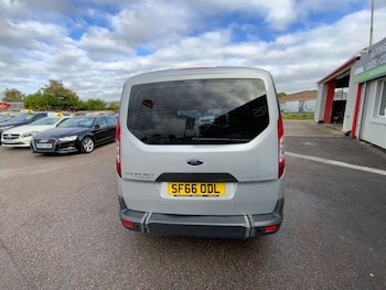 Used Ford Tourneo Connect 2016 for sale - 76210525: Photo 4