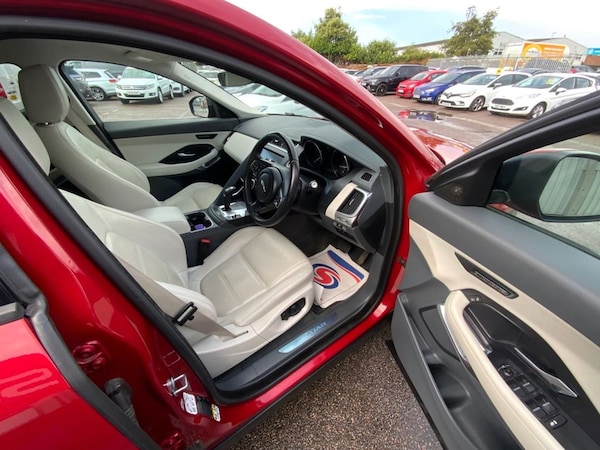 Used Jaguar E-Pace 2020 for sale - 75716093: Photo 2