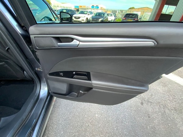 Used Ford Mondeo 2015 for sale - 76081115: Photo 29