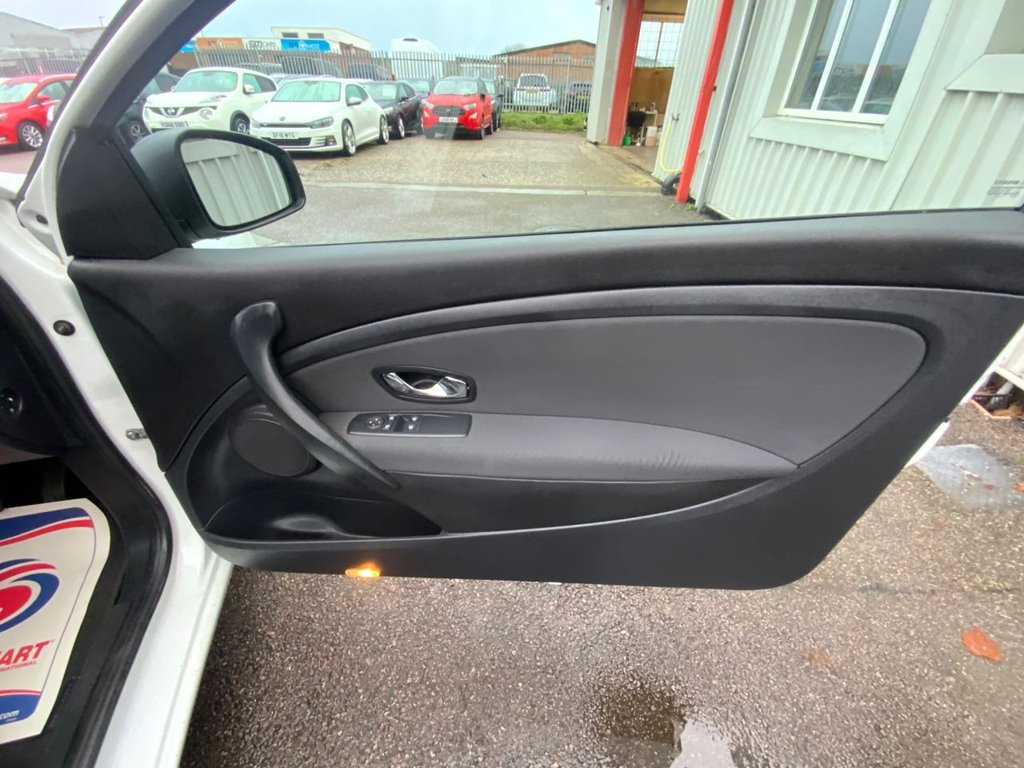 Used Renault Megane 2014 for sale - 76570598: Photo 15