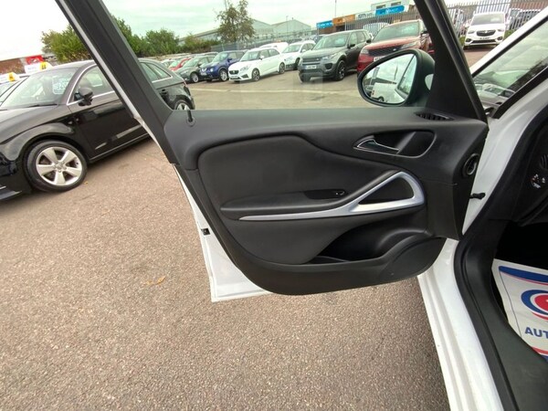 Used Vauxhall Zafira Tourer 2016 for sale - 76303878: Photo 34