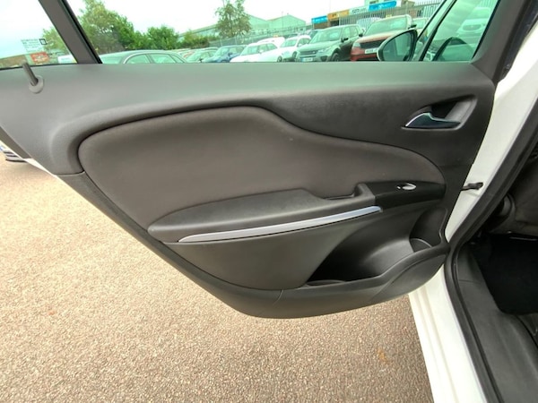 Used Vauxhall Zafira Tourer 2016 for sale - 76303878: Photo 37