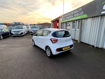 Used Hyundai i10 2019 for sale - 77288410: Photo