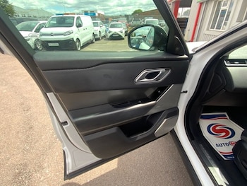 Used Land Rover Range Rover Velar 2018 for sale - 79103928: Photo