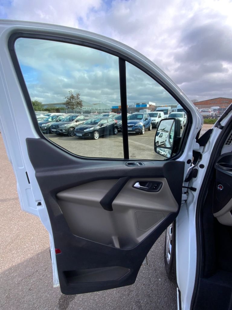 Used Ford Tourneo Custom 2018 for sale - 77820770: Photo 30