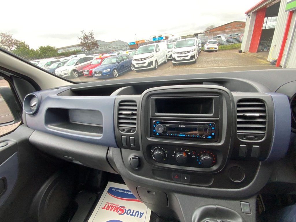 Used Vauxhall Vivaro 2017 for sale - 77302178: Photo 25