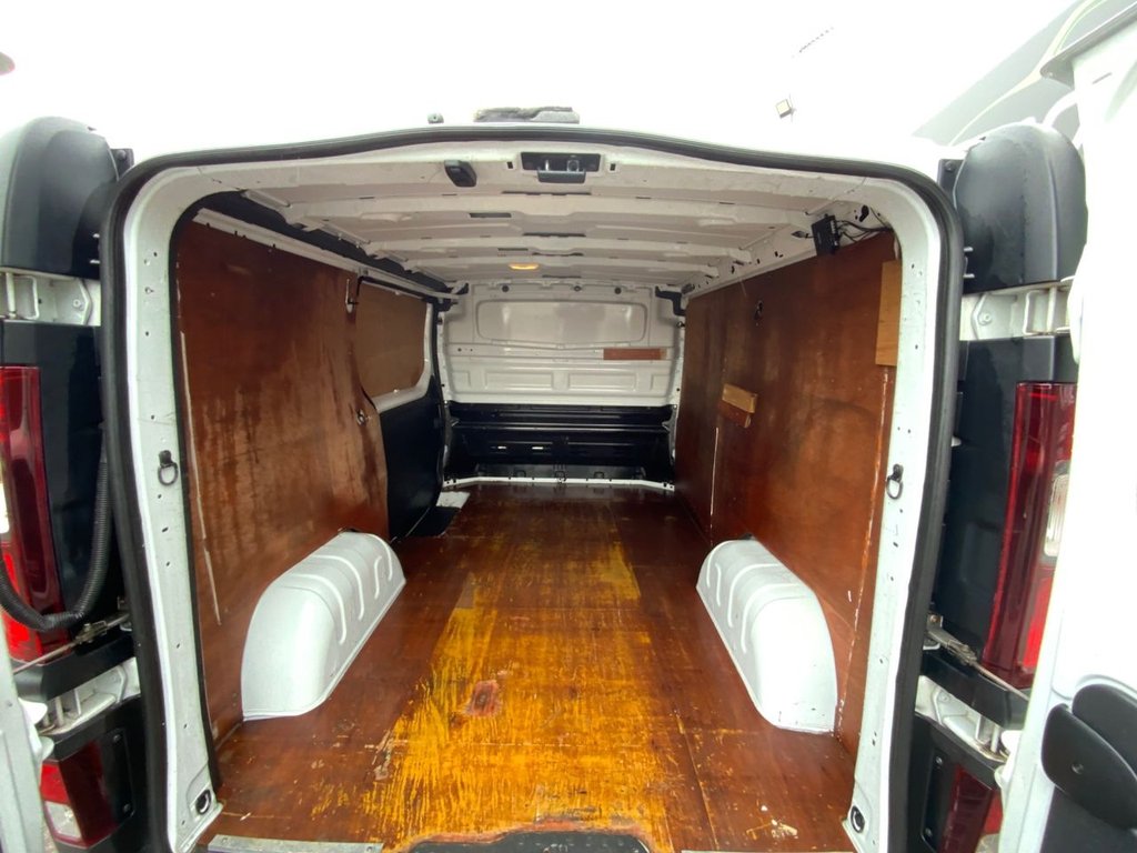 Used Vauxhall Vivaro 2017 for sale - 77302178: Photo 3